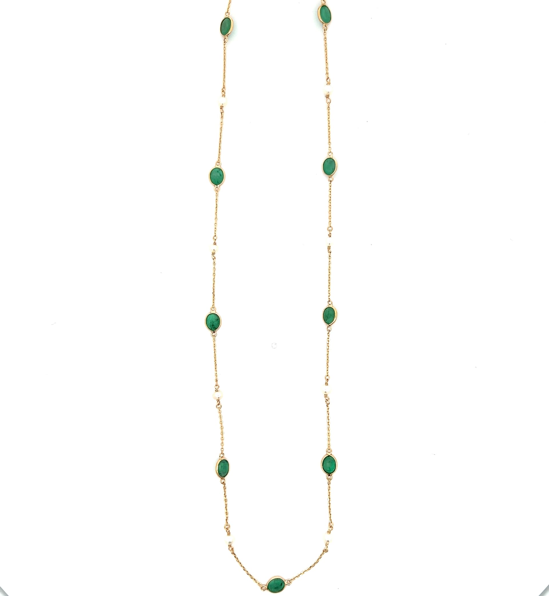 Emerald Pearl Necklace in 18k Yellow Gold