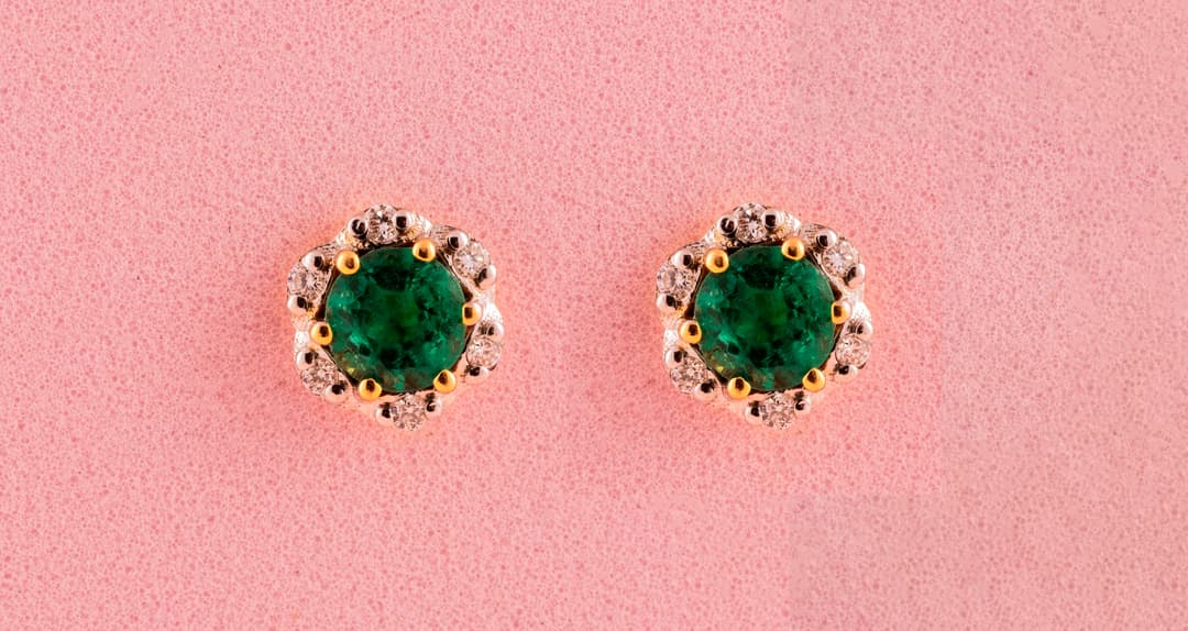 Emerald Diamond Earstuds in 14k Yellow Gold