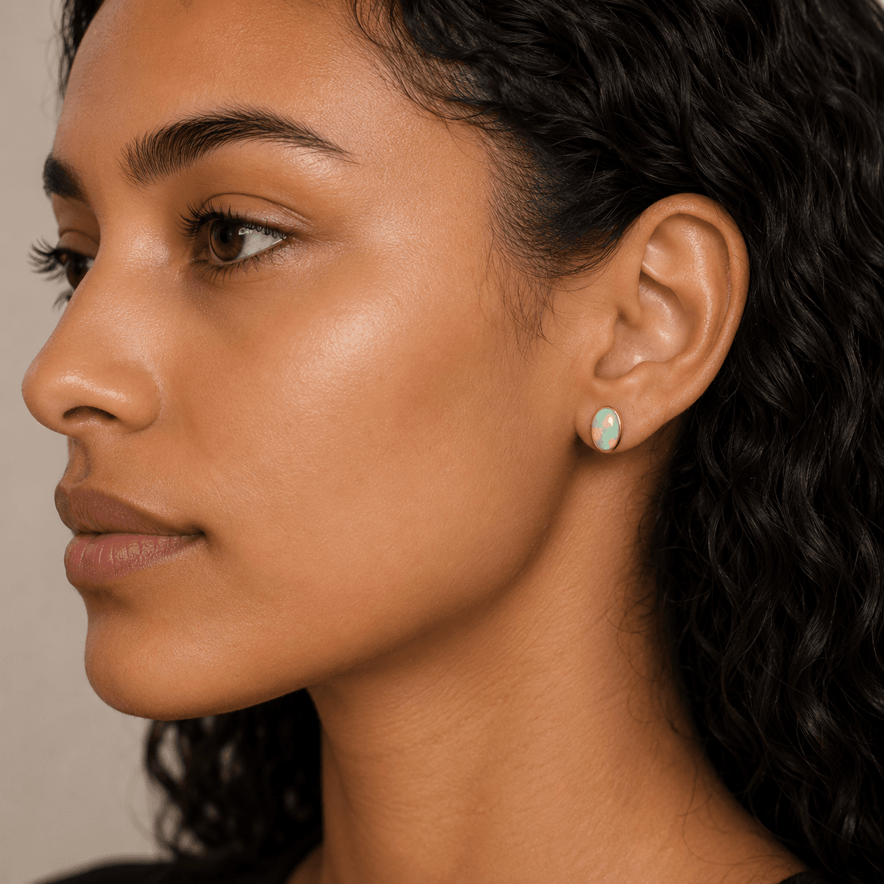 Opal Earring in 14k Yellow Gold1