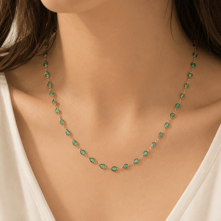 Emerald Necklace in 18k Yellow Gold