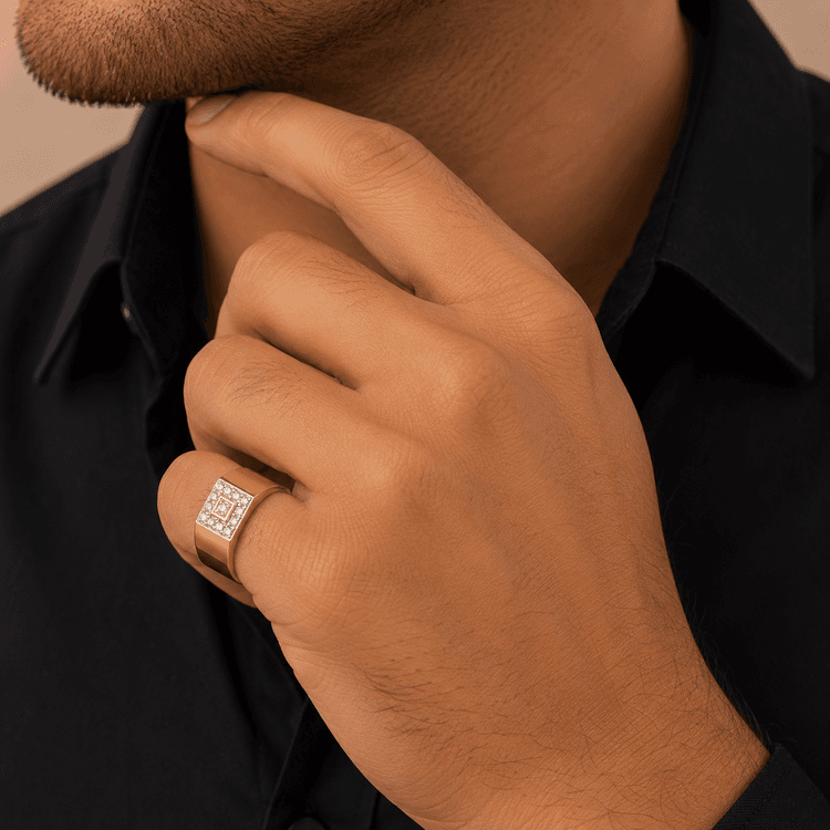 Diamond Ring in 14k Yellow Gold