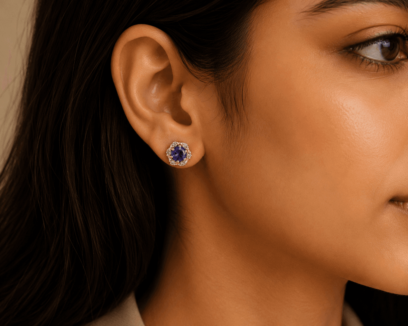 Tanzanite Diamond Earstud in 14k Yellow Gold