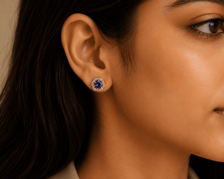 Tanzanite Diamond Earstud in 14k Yellow Gold