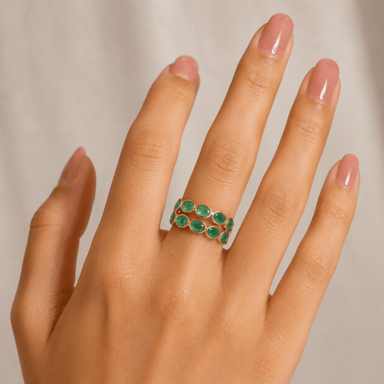 Emerald Ring in 18k Yellow Gold