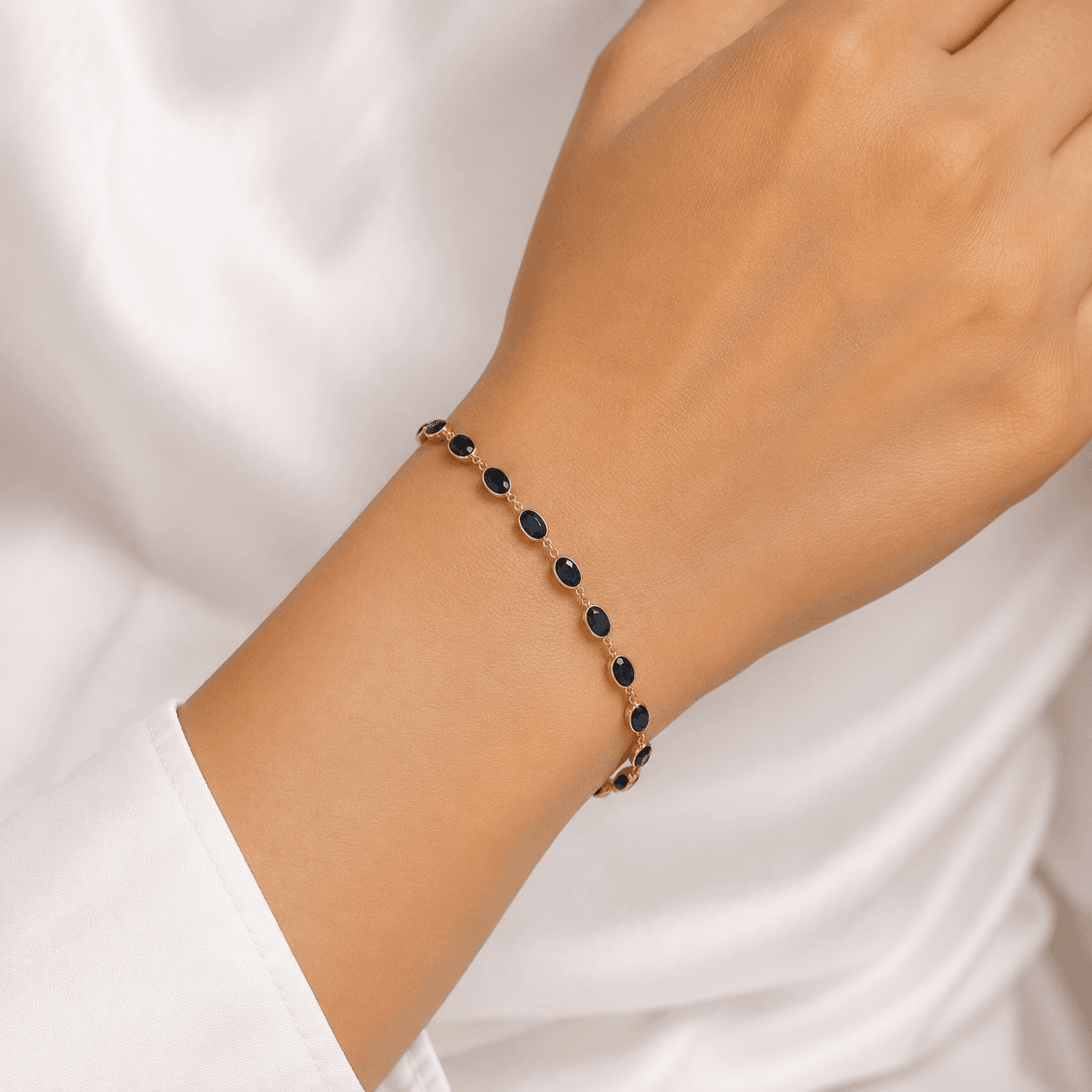 Blue Sapphire Bracelet in 14k Yellow Gold 1