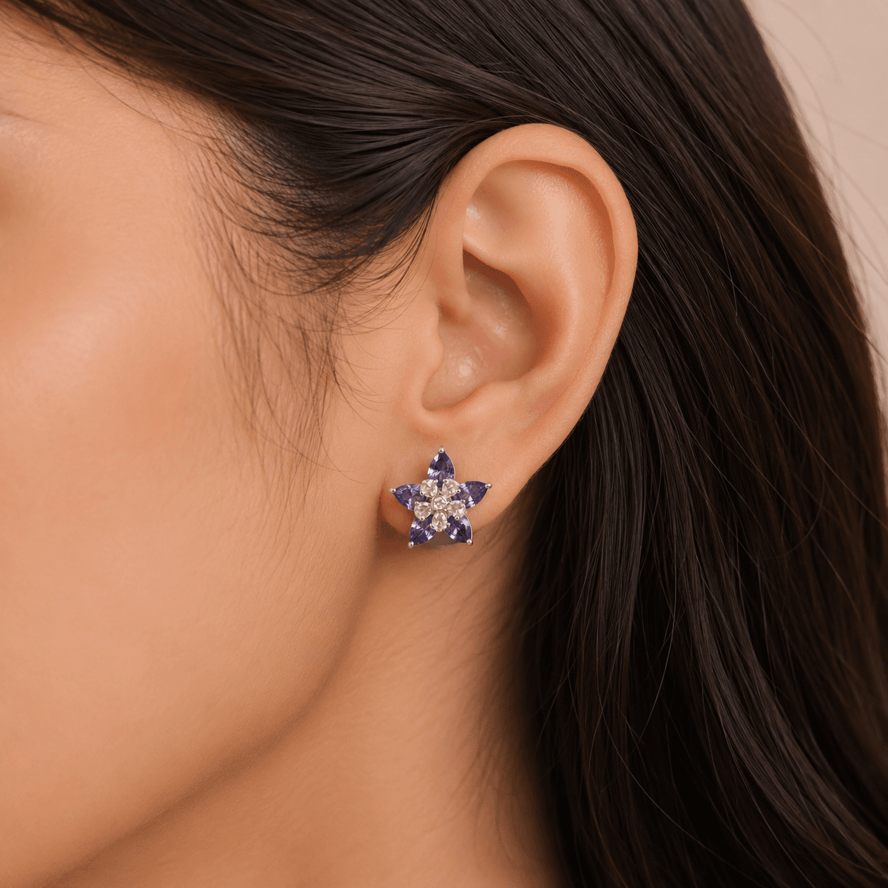 Tanzanite Earring in 18k Yellow Gold