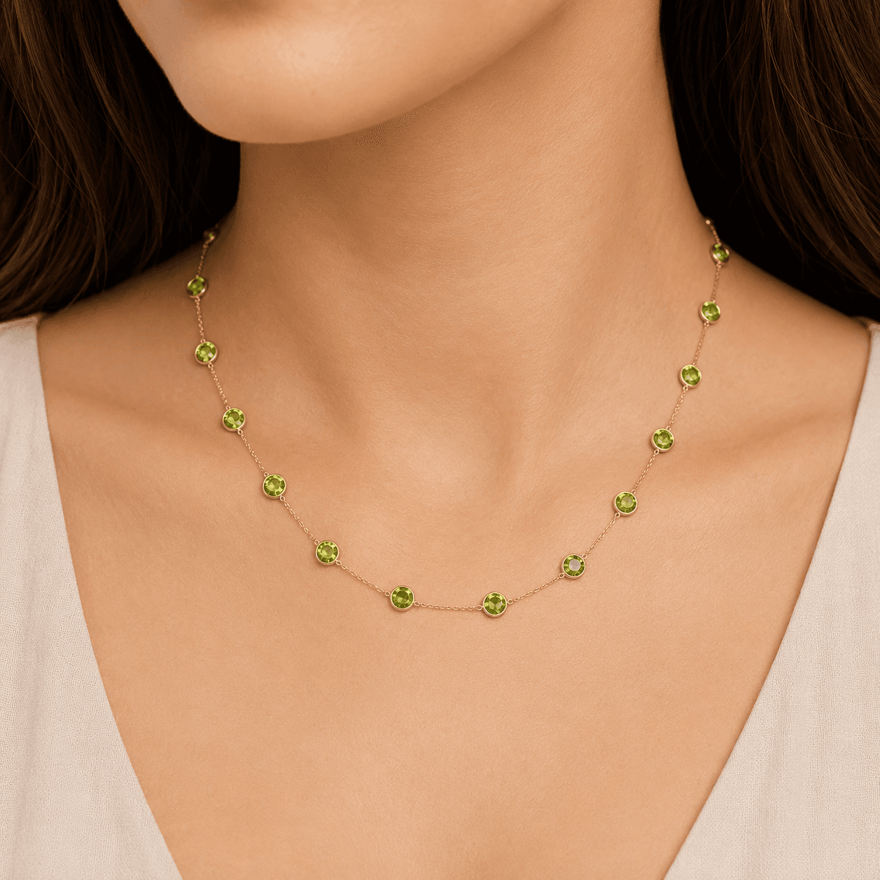 Green Sapphire Necklace in 18k Yellow Gold